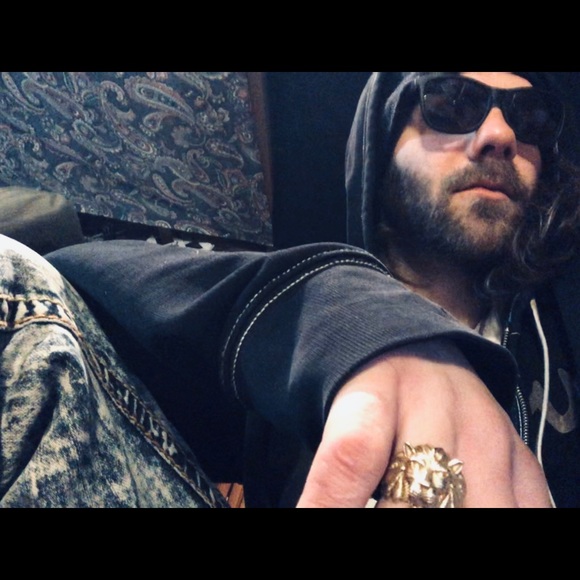 Meet your Posher, Denny - Picture 1 of 1